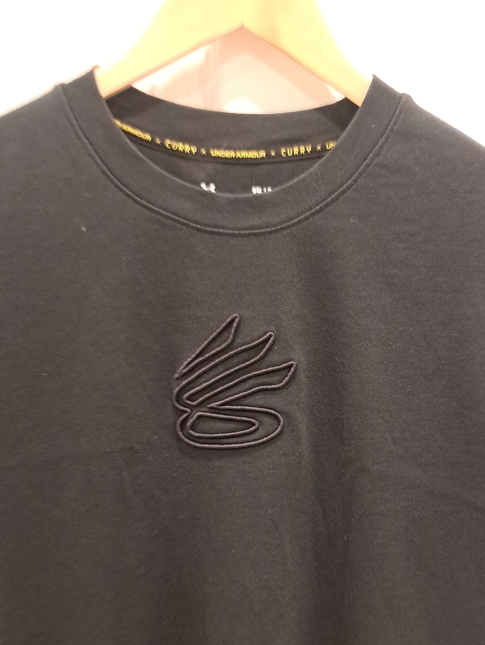Under Armour  Curry Embroidered Logo Crewneck